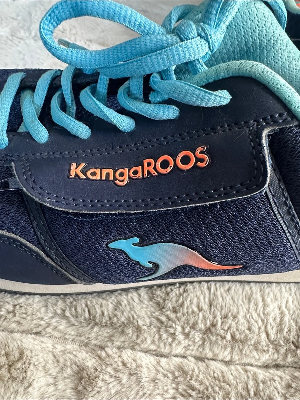 Iconic 80s Favorite Navy and Coral KangaROOS Sneaker with Zipper Side Pouches, 9